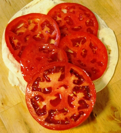 Tomato 'Celebrity' slices